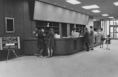 Circulation desk